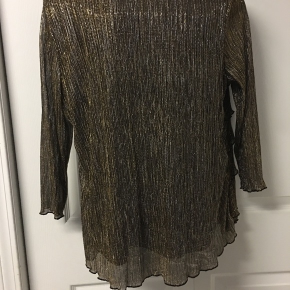 Gold shimmery Tiered Top LP - Picture 3 of 6